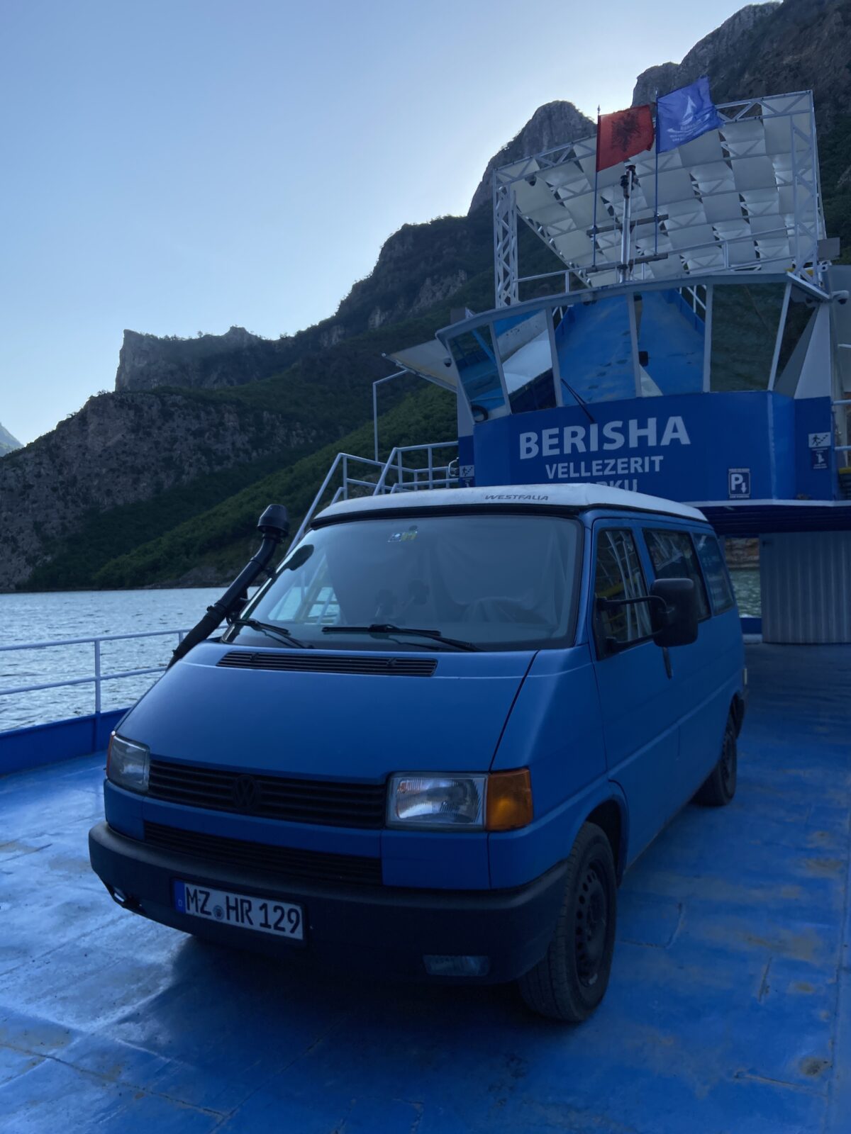 Bus-Abenteuer: Von Shkodra über Vau-Deja zum Koman-Stausee