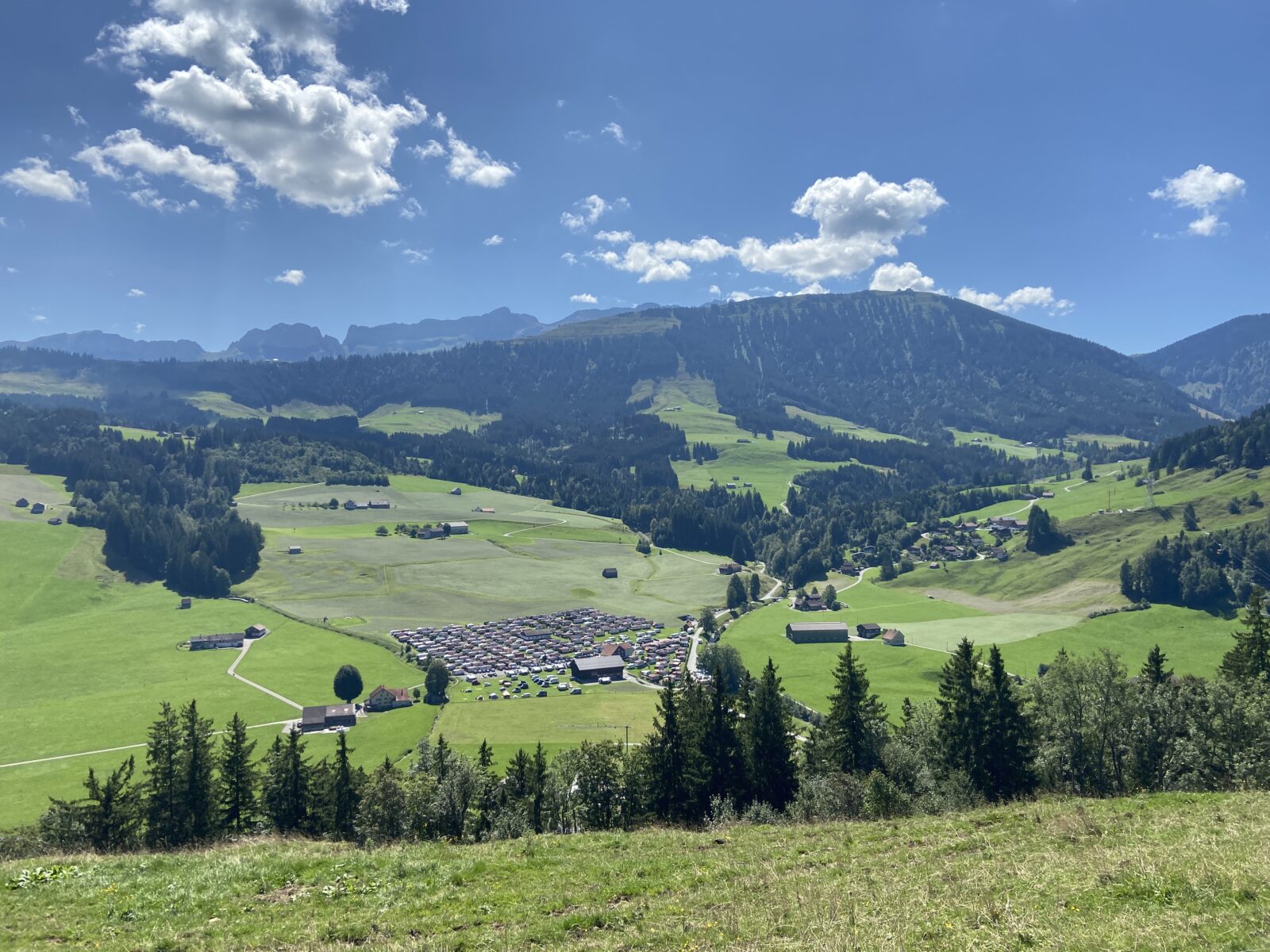 Wandern in der Schweiz: Von Jakobsbad zur Hundwiler Höhe