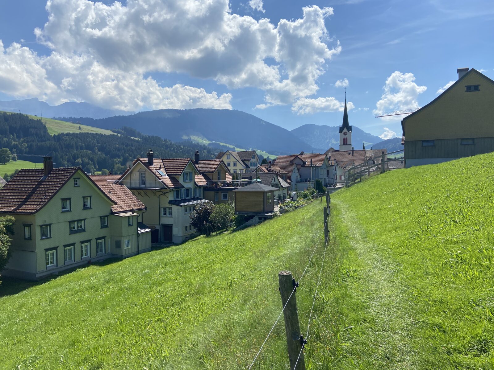 Wandern in der Schweiz: Von Jakobsbad zur Hundwiler Höhe
