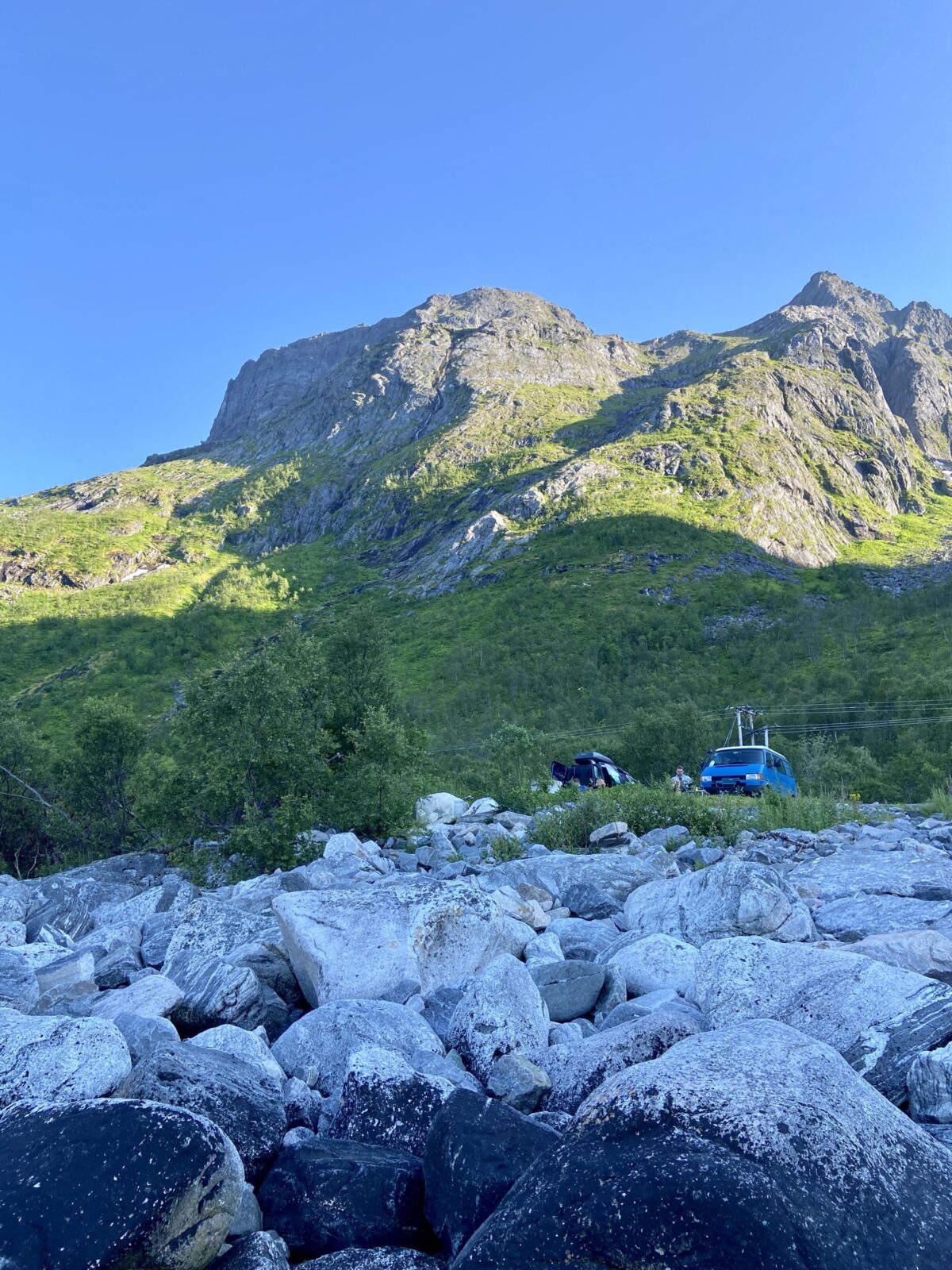 Roadtrip Nordkap: Stellplatz hinter Snorfelsfjal (Senja)