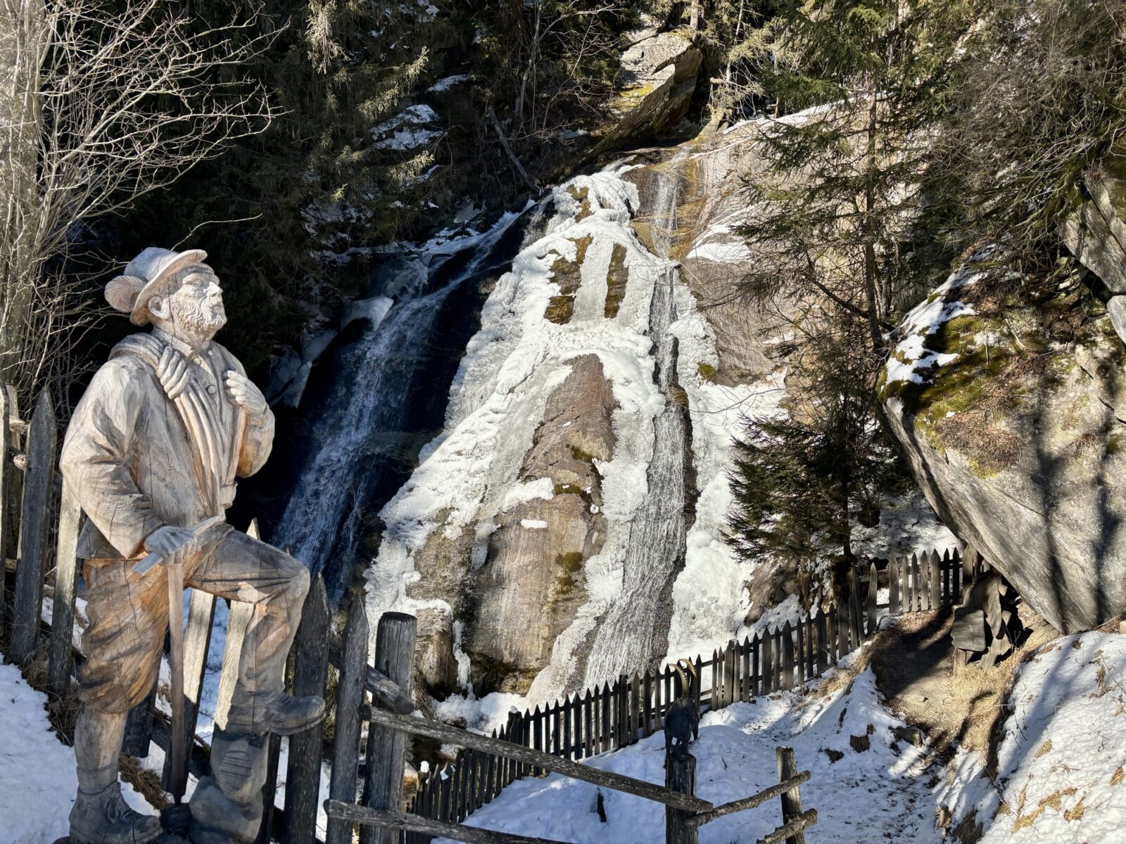 Wandern in Südtirol: Winterwanderung zur Bizathütte