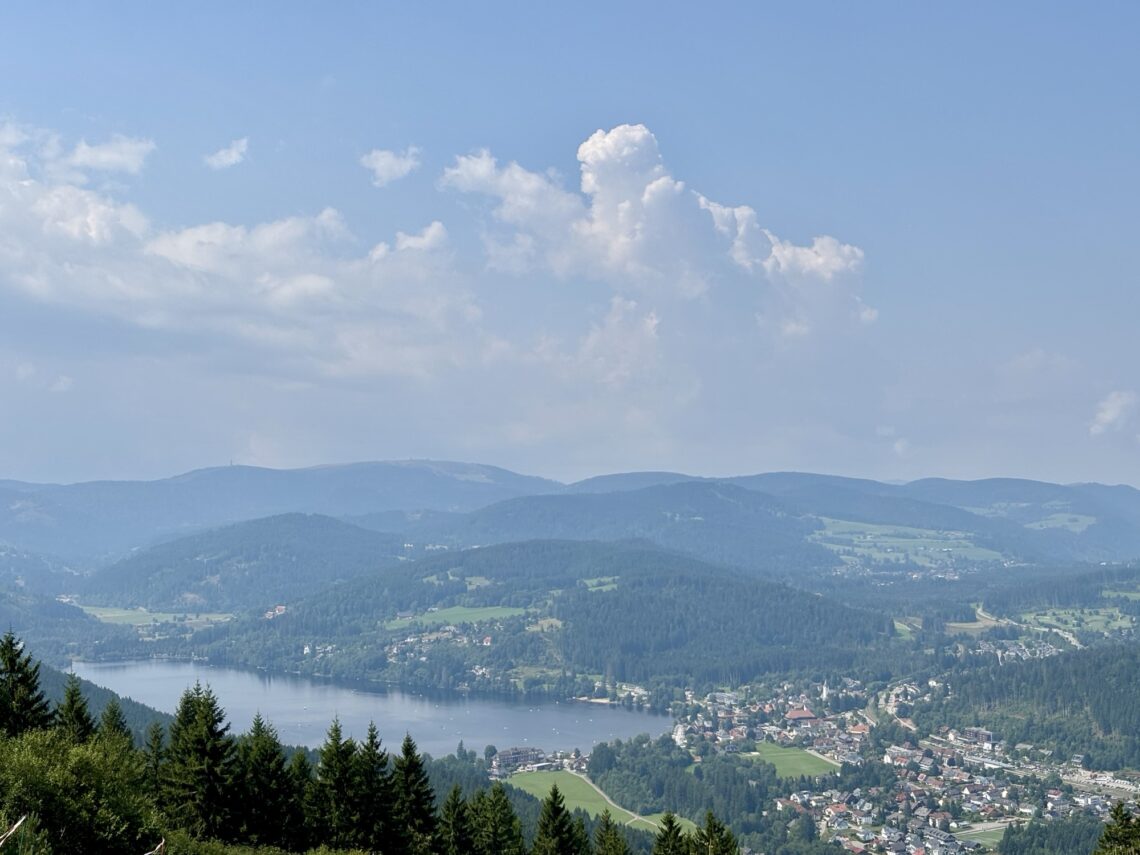 Wandern im Schwarzwald: Vom Titisee auf den Hochfirst