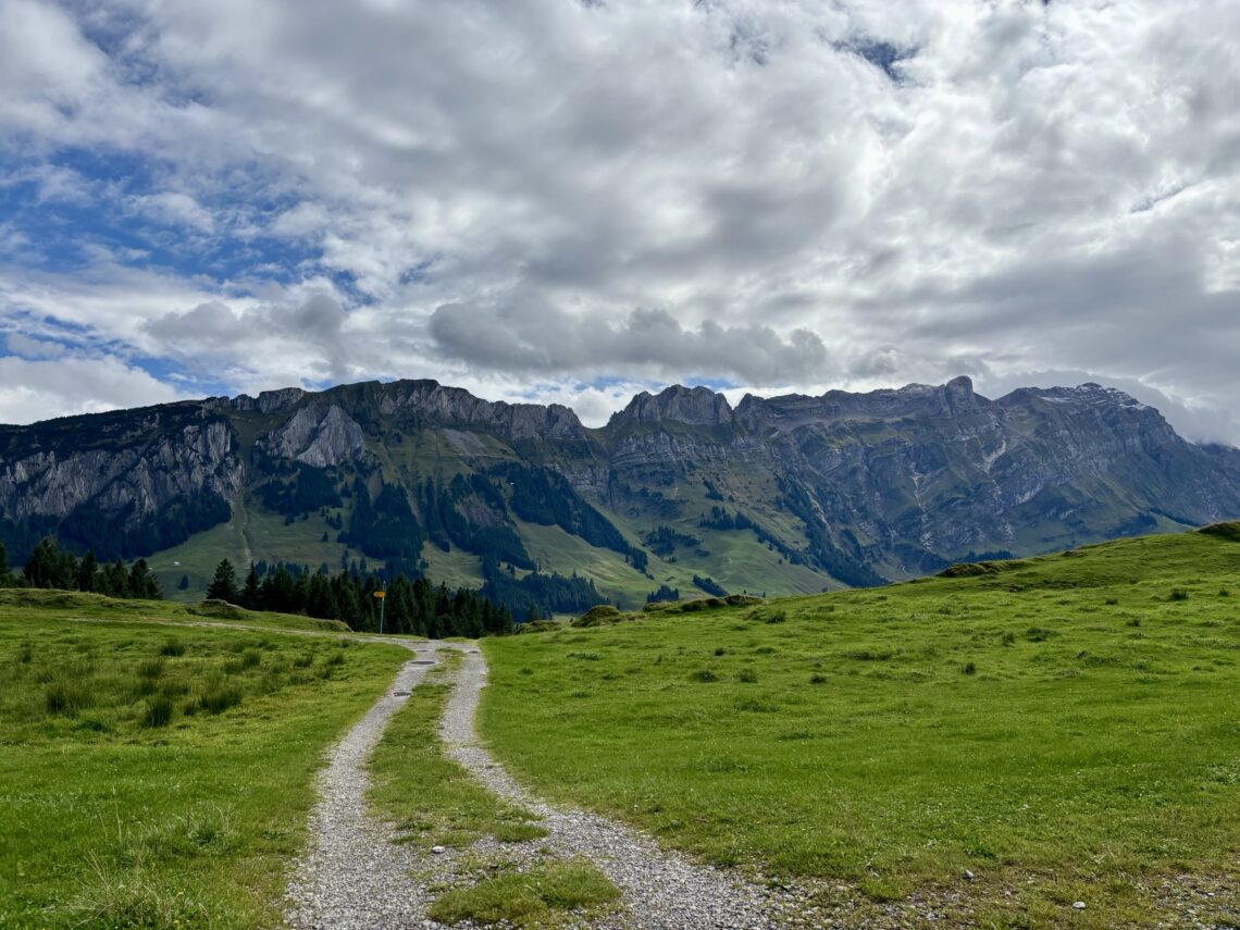 Wandern in der Schweiz: Von Eischen über Sollegg nach Wasserschaffen