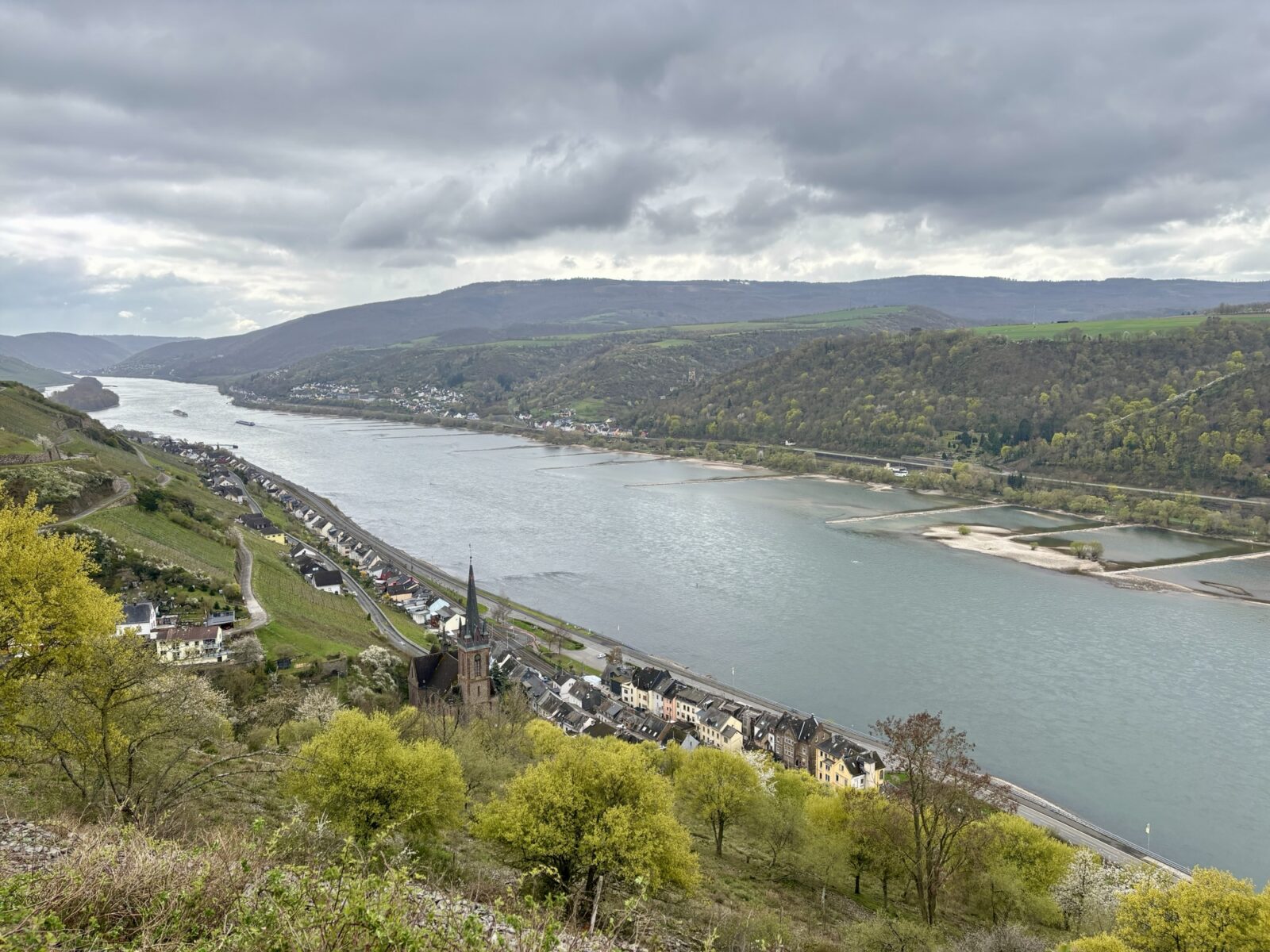 Wandern im Mittelrheintal: Rhein-Wisper-Glück bei Lorchhausen
