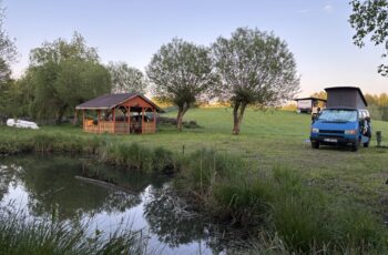 Bus-Abenteuer: Agroturystyka Nostalgia przy Kurhanie in Polen